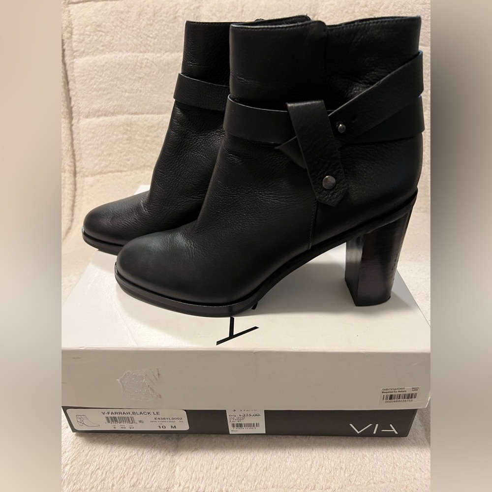 Black booties. Size 11. Brand is “Via Spiga”. Size 10.